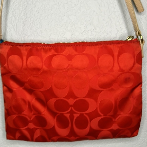Coach Legacy Weekend Signature Nylon Hippie Swing Bag Shoulder Bag Crossbody Red - Picture 4 of 12